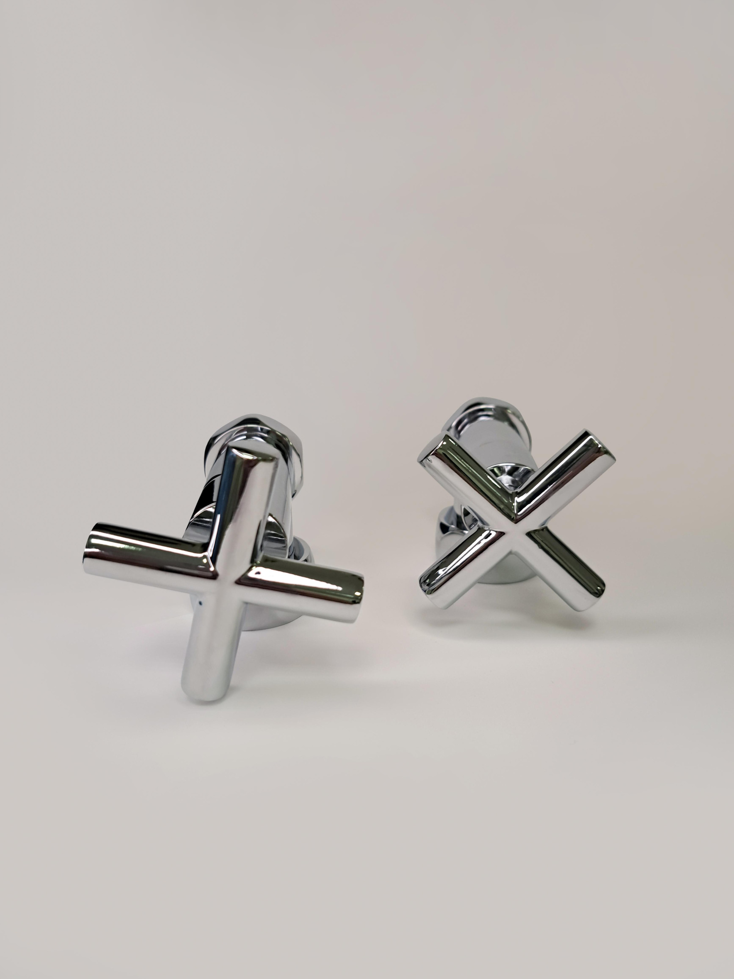 Изображение Вентиль крестовой угловой 1"х3/4", гайка/гайка, хром (пара)