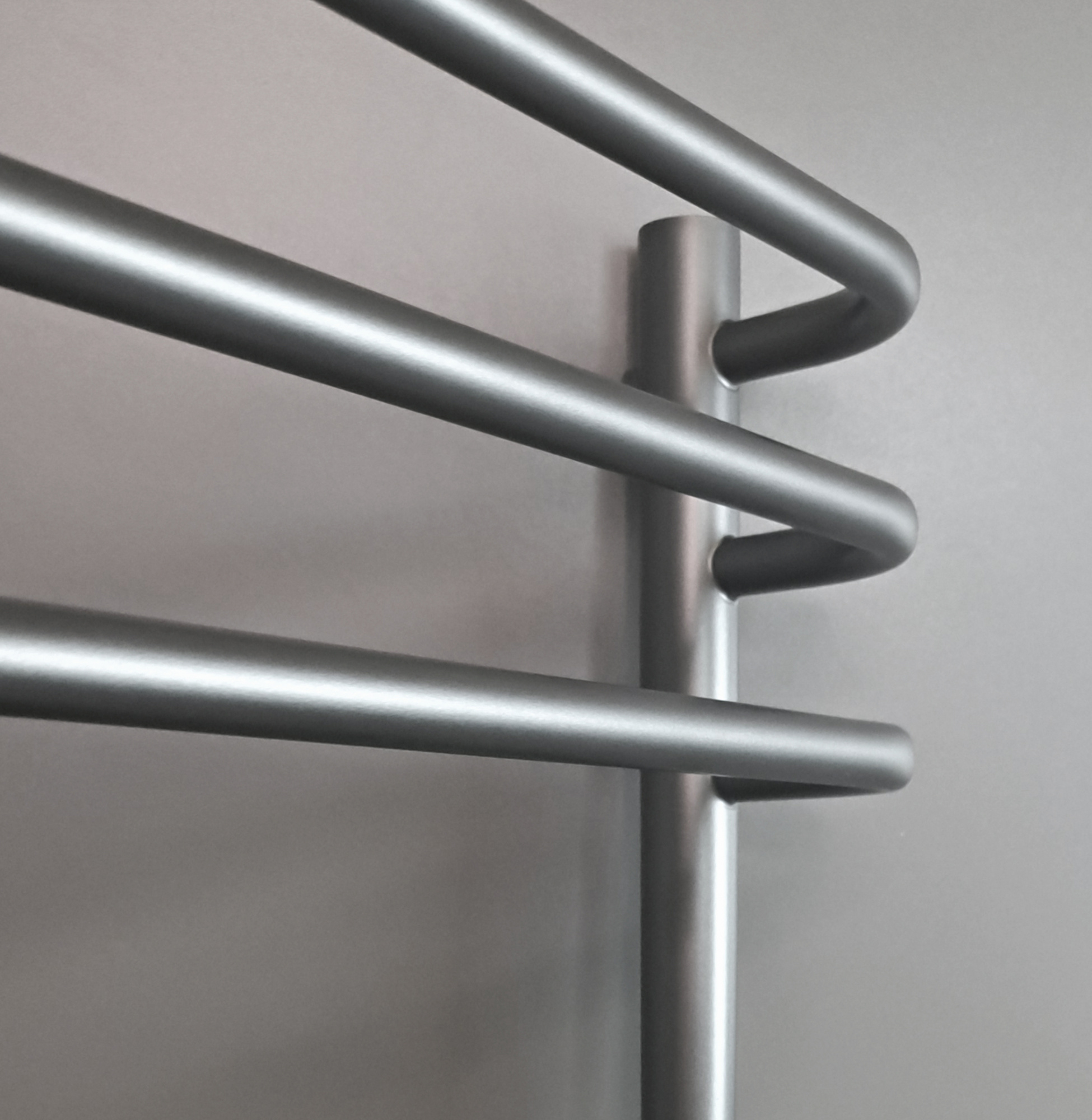 Brace с полочкой, боковое подключение 100/50, Graphite Metallic